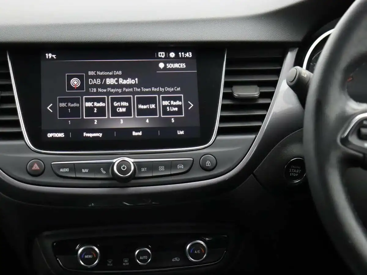 2021-vauxhall-crossland-big-6