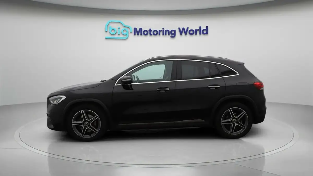 2021-mercedes-benz-gla-class-13-gla-180-amg-line-premium-1332cc-big-4