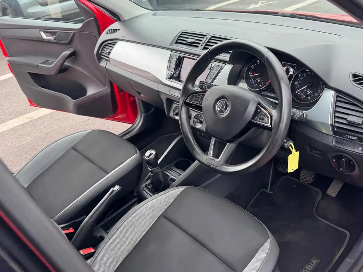 2016-skoda-fabia-12-tsi-se-90ps-hatchback-big-3