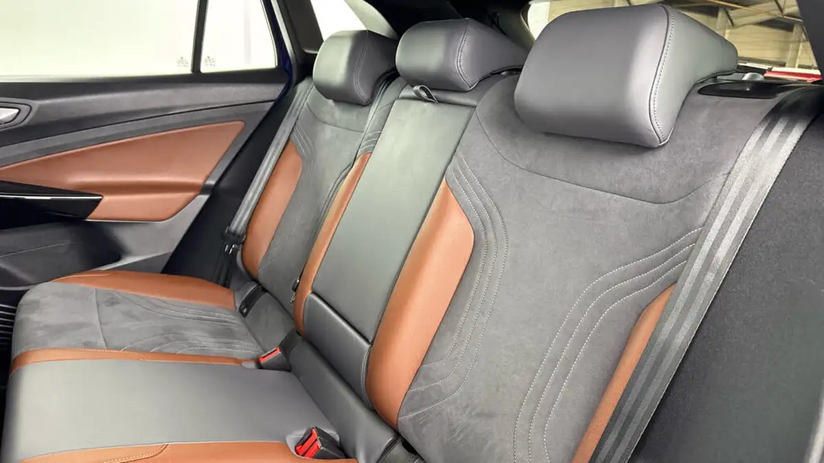 2021-volkswagen-id4-e-first-edition-big-13