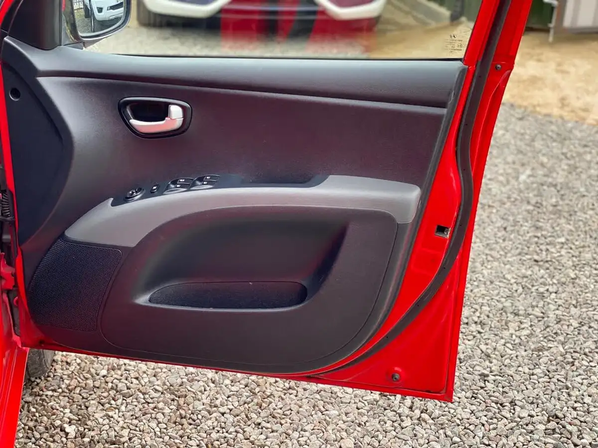 2010-hyundai-i10-12-style-big-41