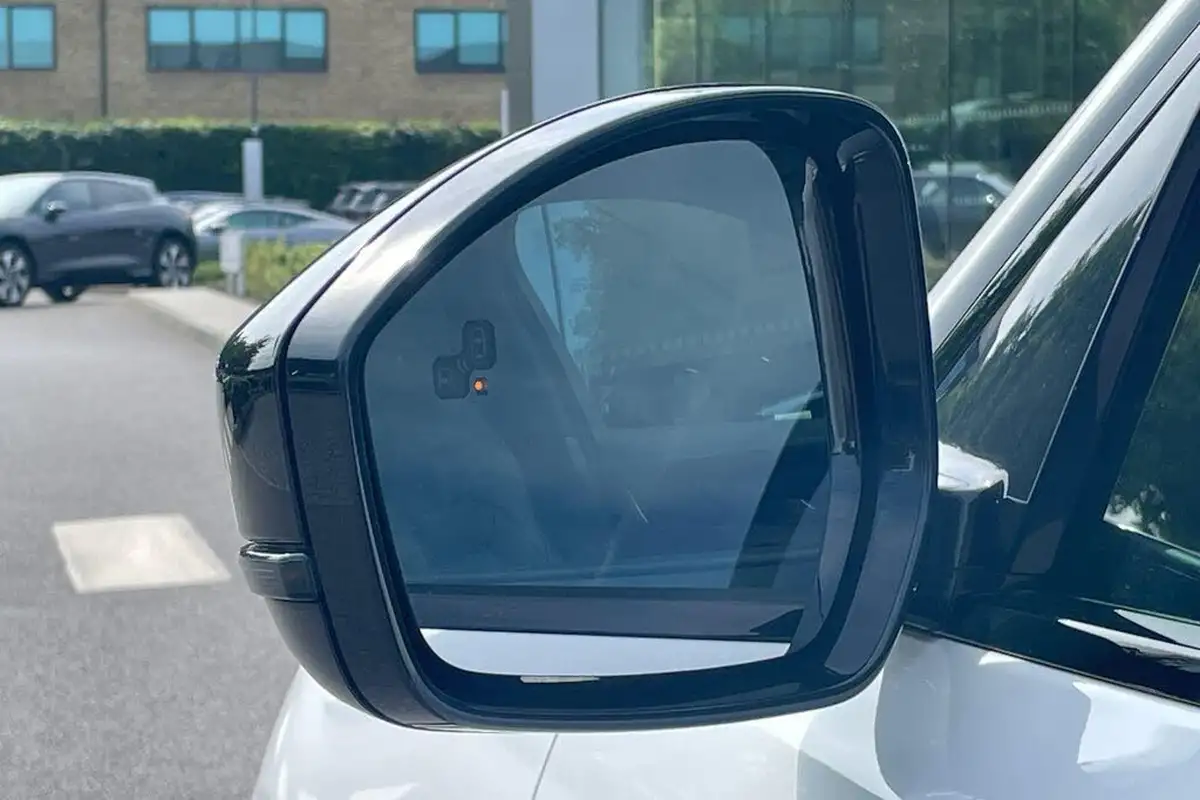 2023-jaguar-f-pace-20-d200-r-dynamic-se-black-big-52