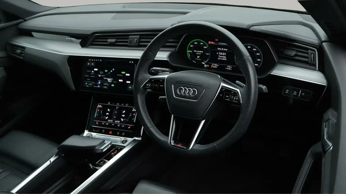 2021-audi-e-tron-55e-s-line-sportback-big-9