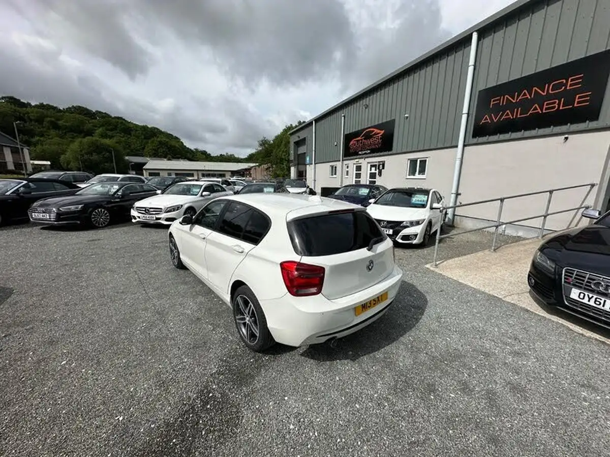 2014-bmw-1-series-20td-116d-sport-116bhp-ss-sports-hatch-5d-big-46
