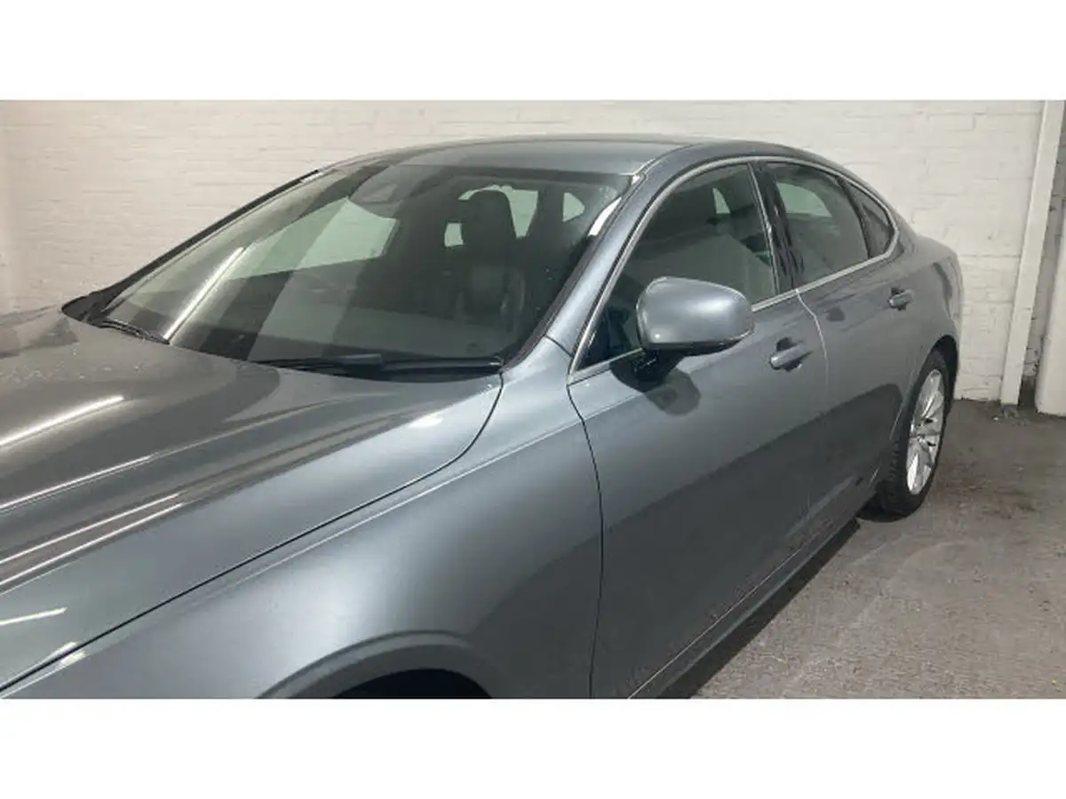 2019-volvo-s90-20-t4-momentum-big-35
