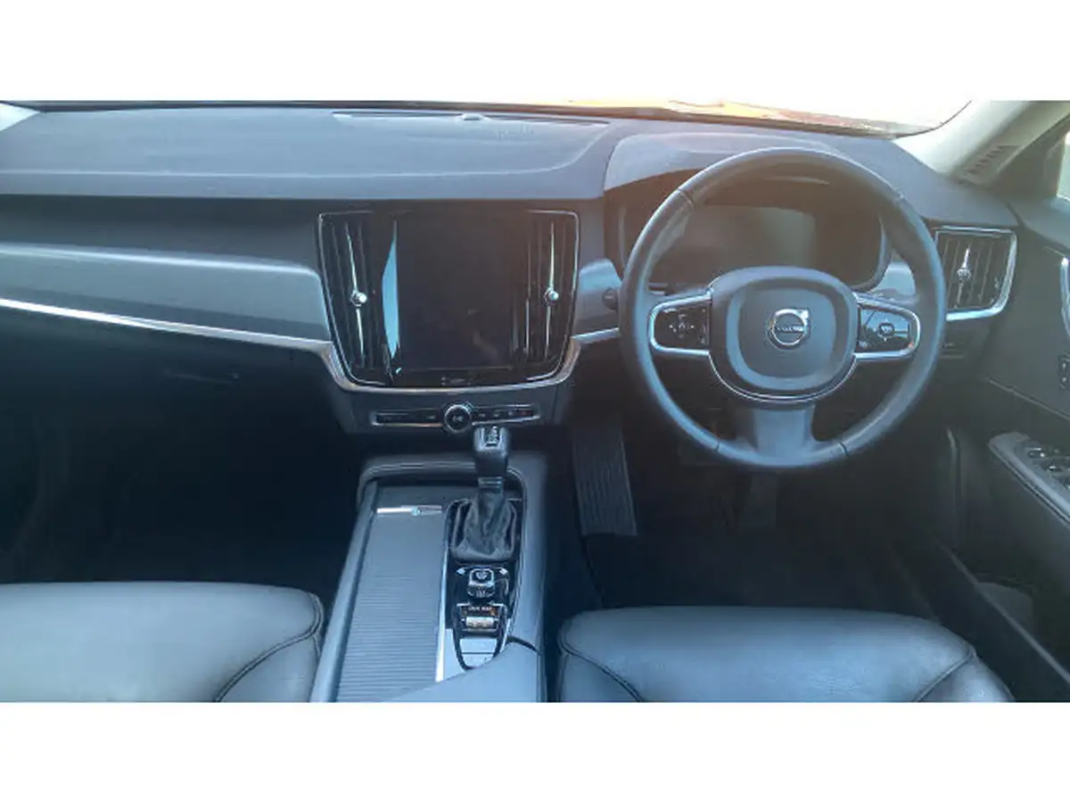 2019-volvo-s90-20-t4-momentum-big-11