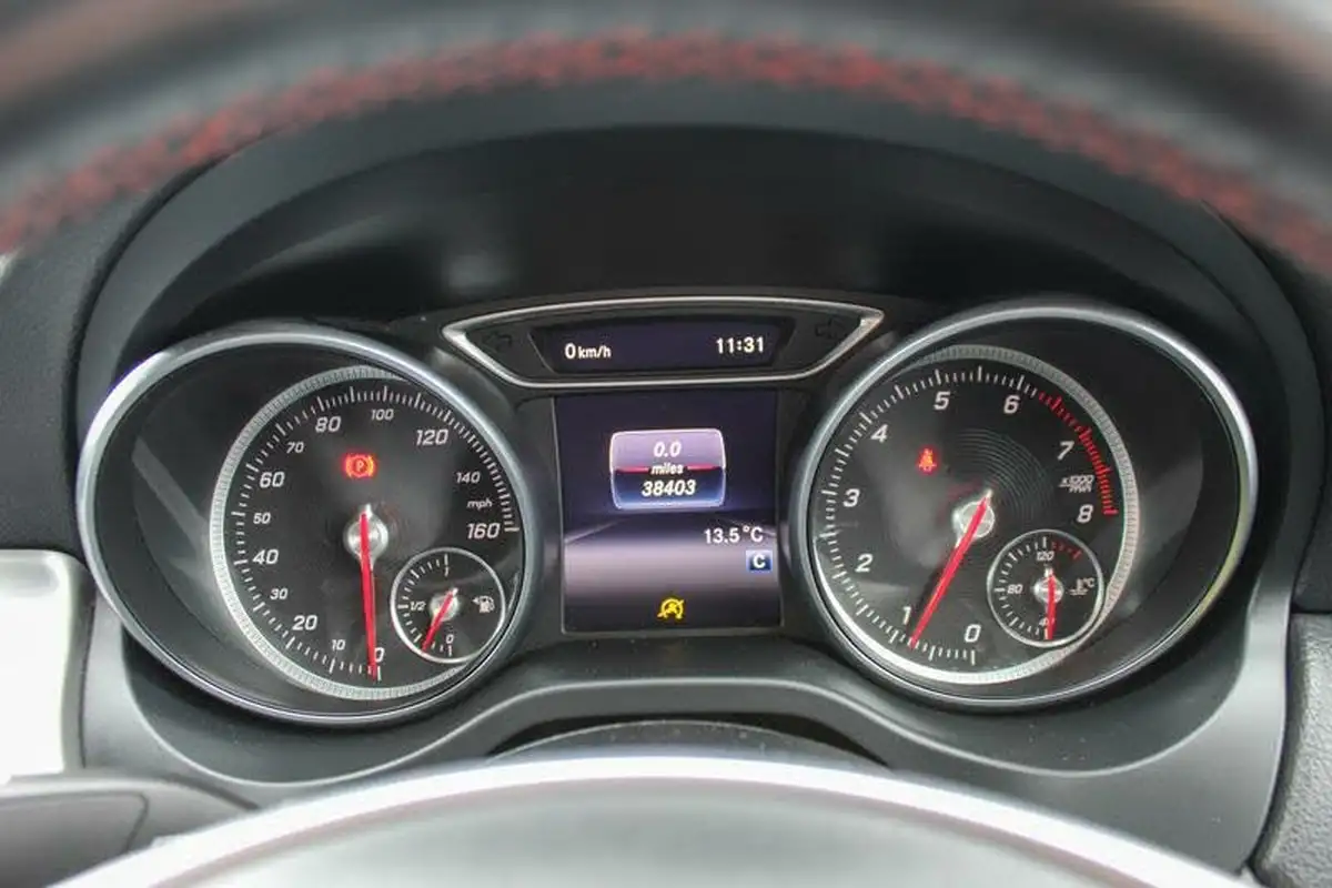 2018-mercedes-benz-cla-16-cla-180-amg-line-coupe-4d-big-27