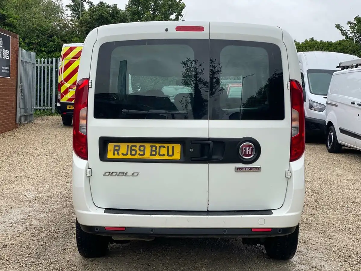 2020-fiat-doblo-cargo-13td-l1h1-tecnico-passenger-big-6