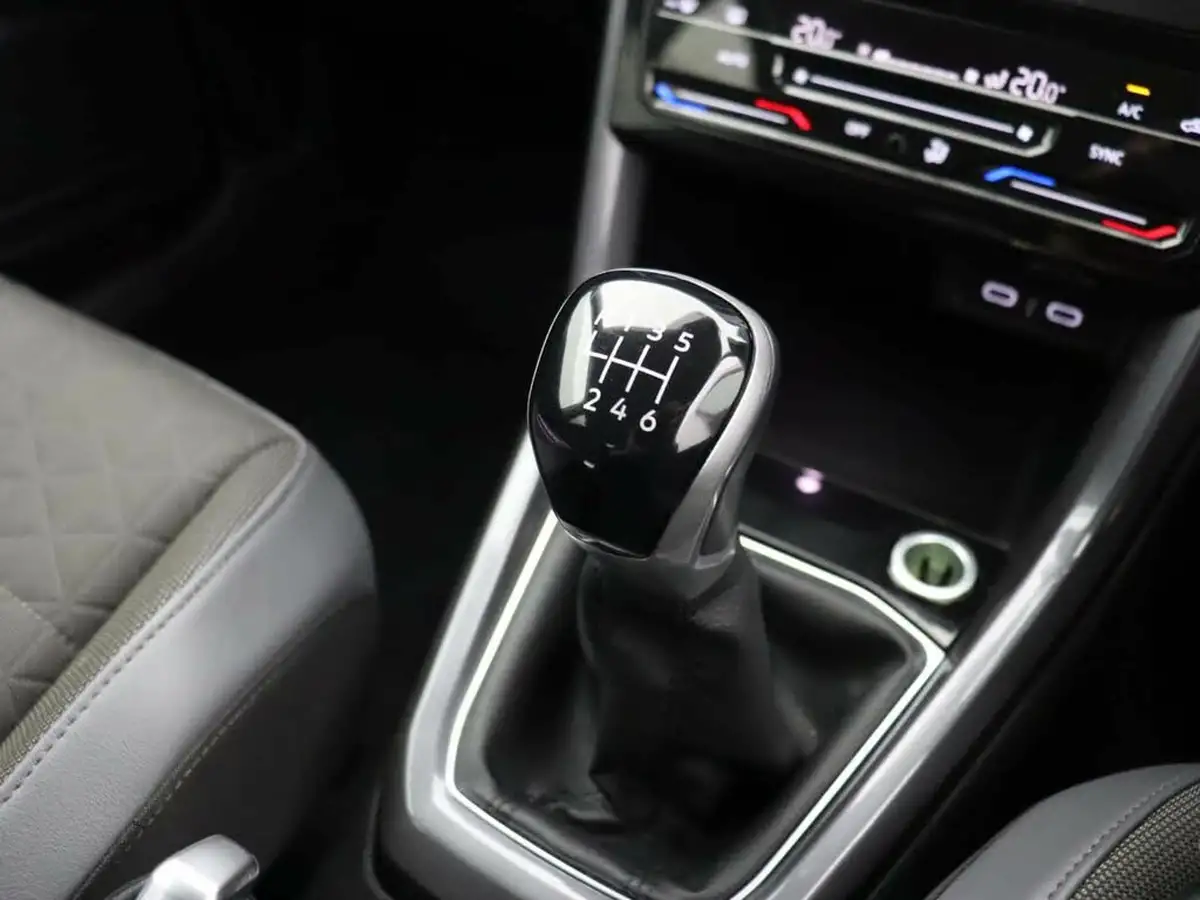 2022-volkswagen-t-cross-10-tsi-sel-big-28