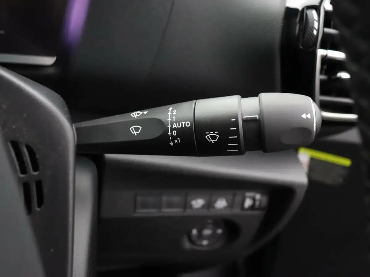 2021-citroen-c4-12-puretech-shine-130ps-big-44