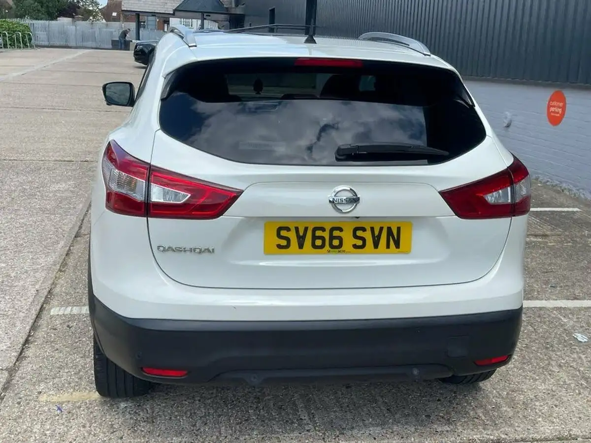 2016-nissan-qashqai-15dci-tekna-big-68