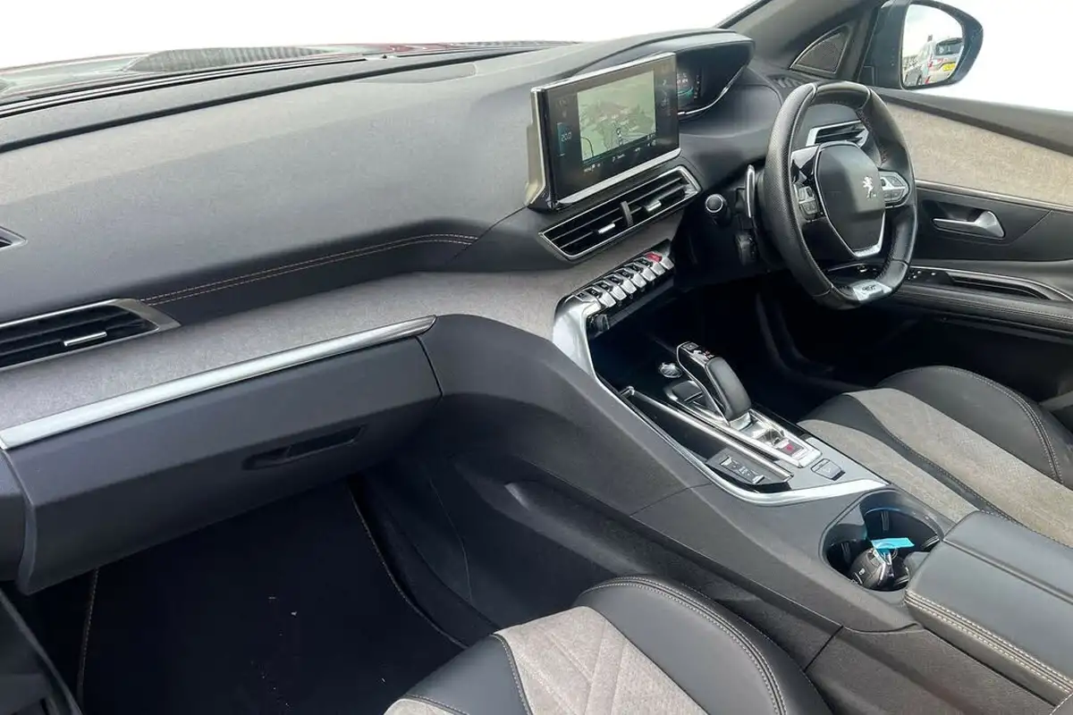 2021-peugeot-3008-suv-16-puretech-gt-premium-300bhp-4wd-hybrid4-e-eat8-big-14