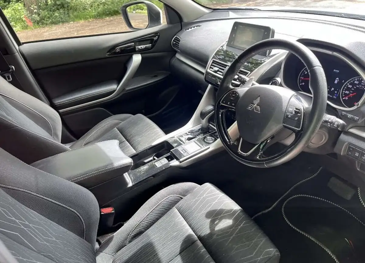 2018-mitsubishi-eclipse-cross-15-3-4wd-auto-big-1