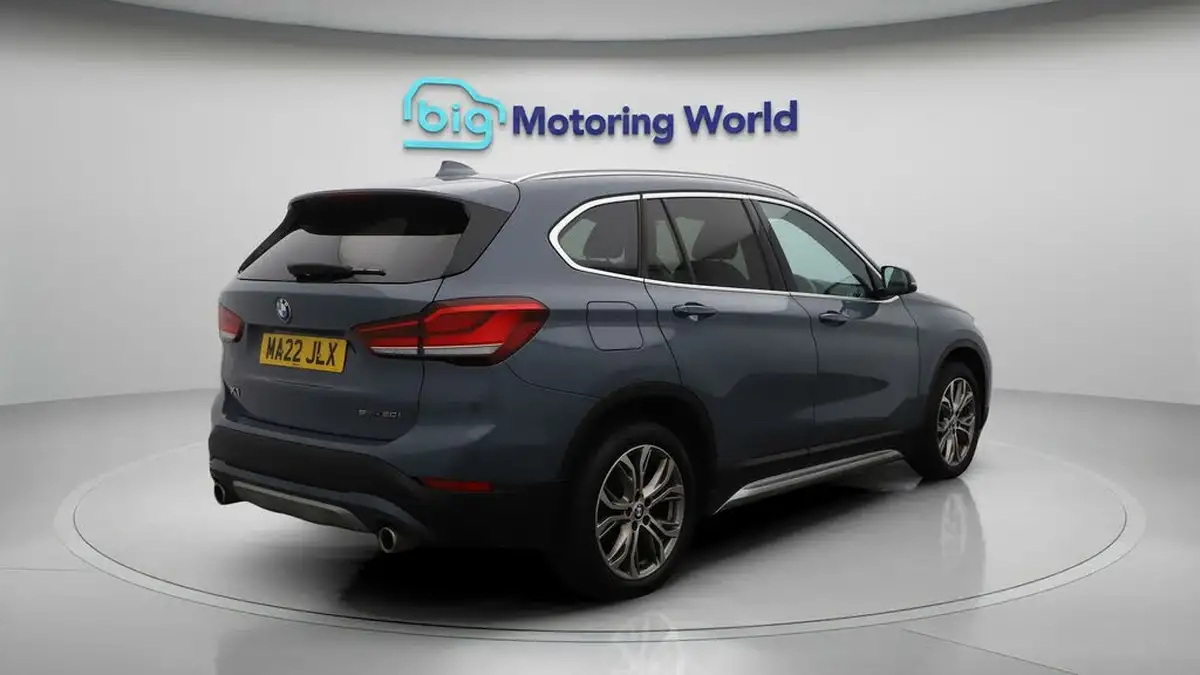 2022-bmw-x1-20-sdrive20i-xline-big-7
