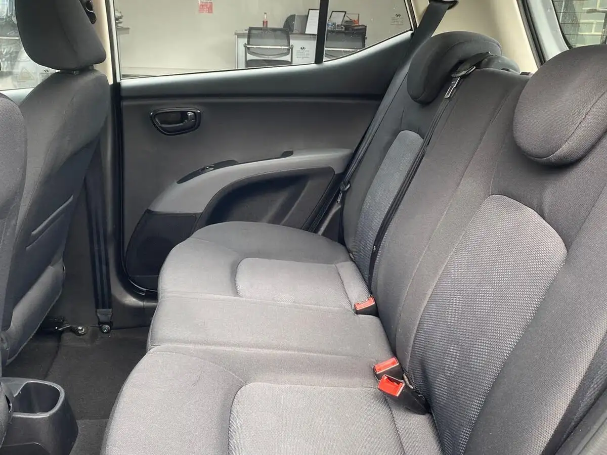 2009-hyundai-i10-12-comfort-76bhp-big-25