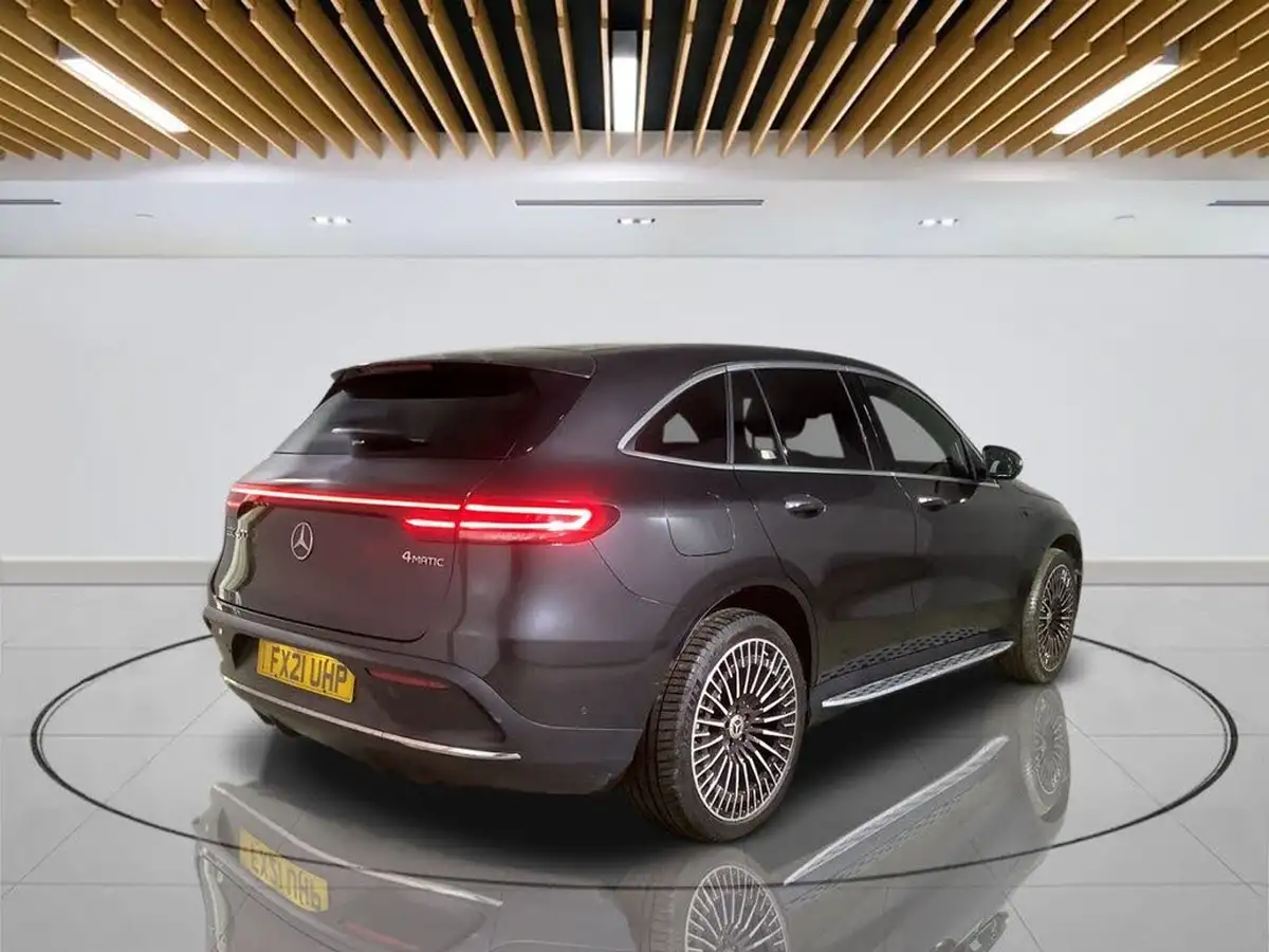 2021-mercedes-benz-eqc-e-eqc-400-amg-line-premium-big-12