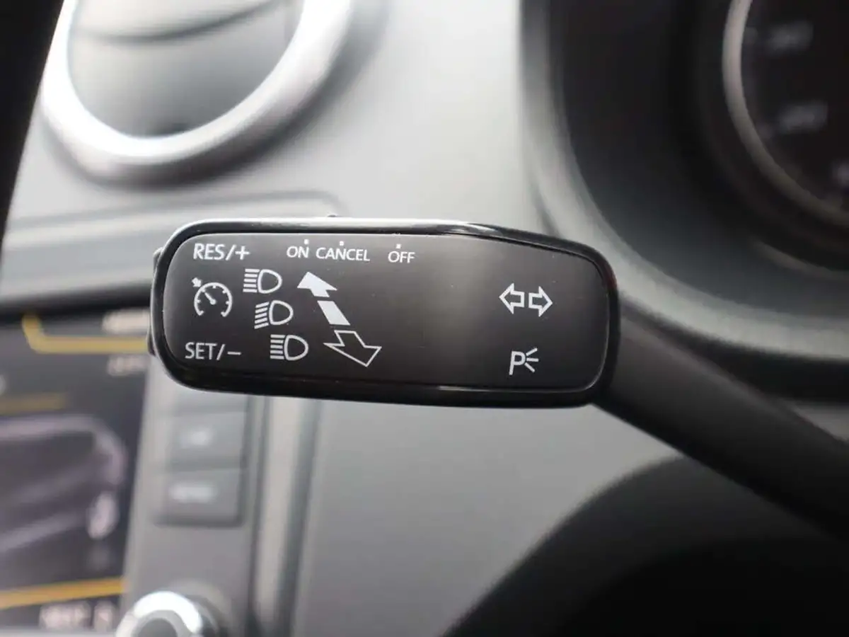 2017-seat-ibiza-14-ecotsi-fr-technology-hatchback-5d-big-56