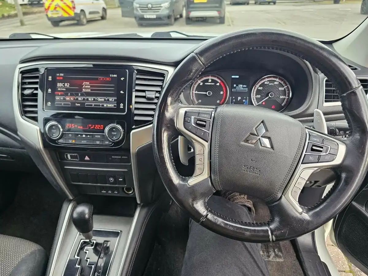 2020-mitsubishi-l200-22di-d-warrior-auto-big-5