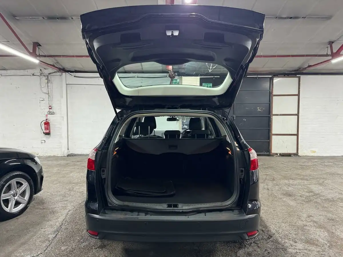 2012-ford-focus-16tdci-zetec-115ps-estate-big-25