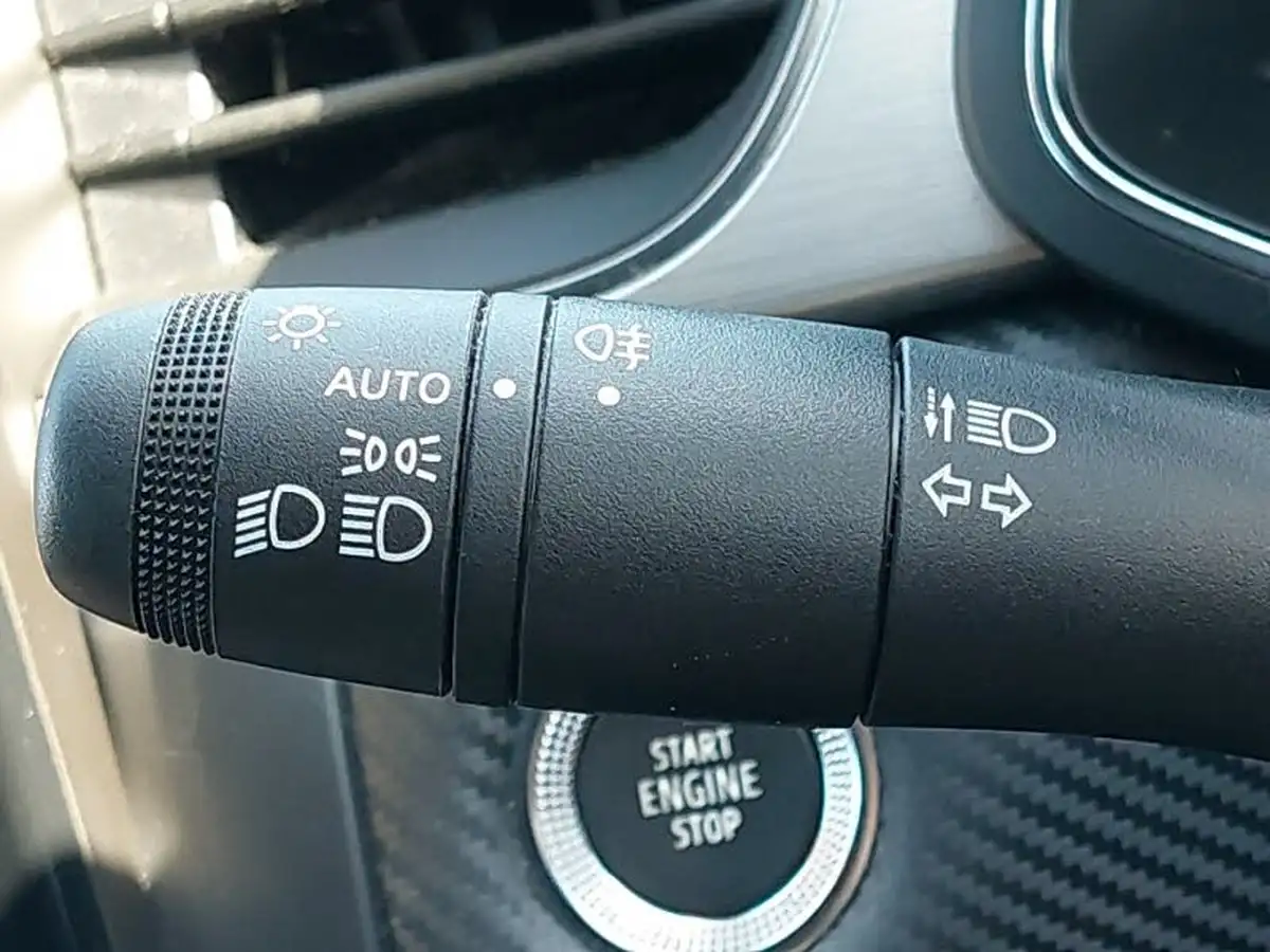 2022-renault-captur-13-tce-rs-line-edc-auto-big-17