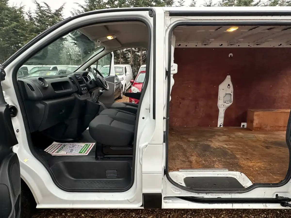2021-renault-trafic-20dci-ll30-energy-120-business-panel-big-14