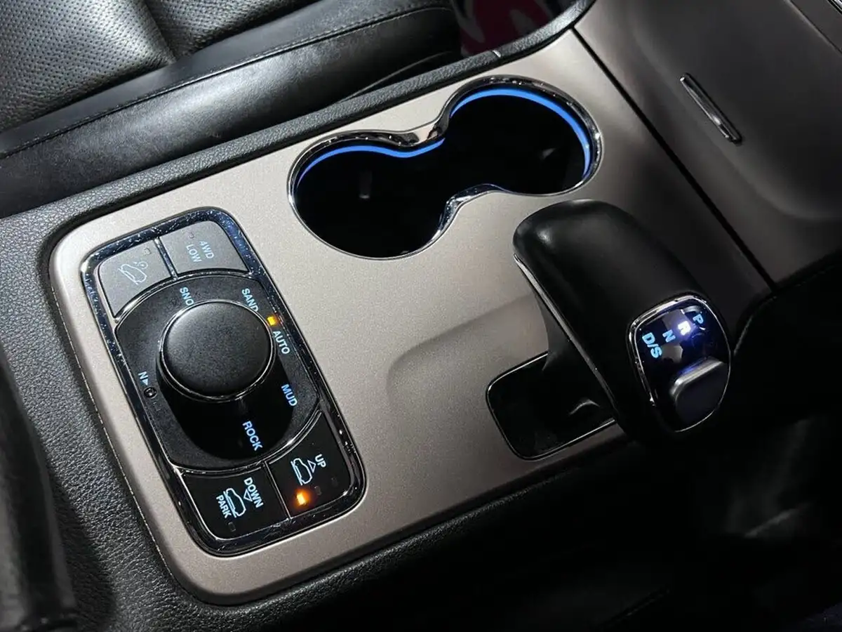 2015-jeep-grand-cherokee-30crd-summit-big-12