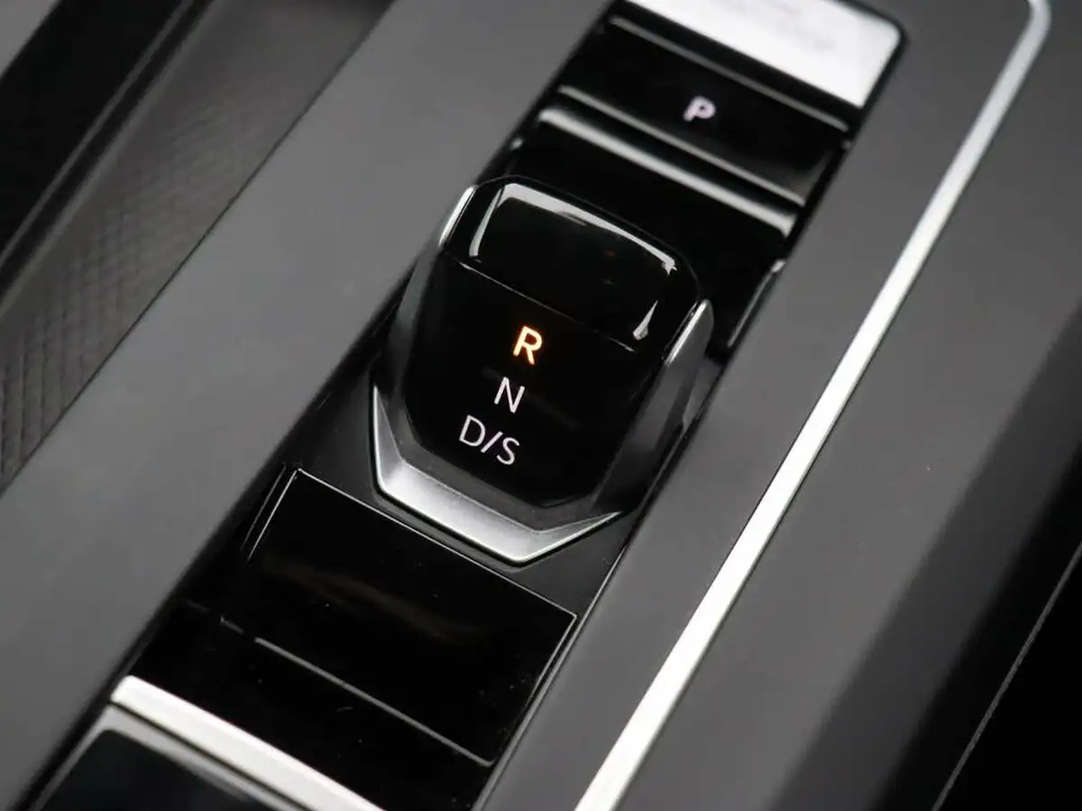 2022-volkswagen-golf-20tdi-style-150ps-estate-dsg-big-39