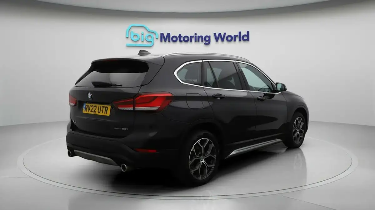 2022-bmw-x1-20-sdrive20i-xline-big-7