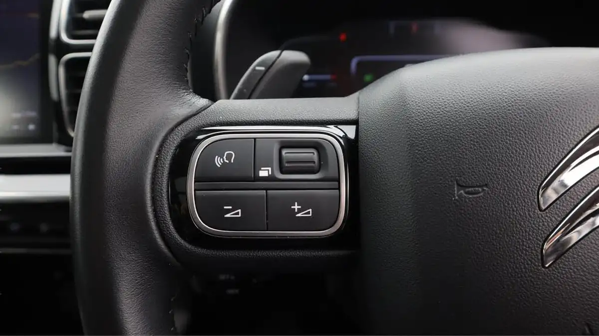 2019-citroen-c5-aircross-16-puretech-flair-plus-big-25