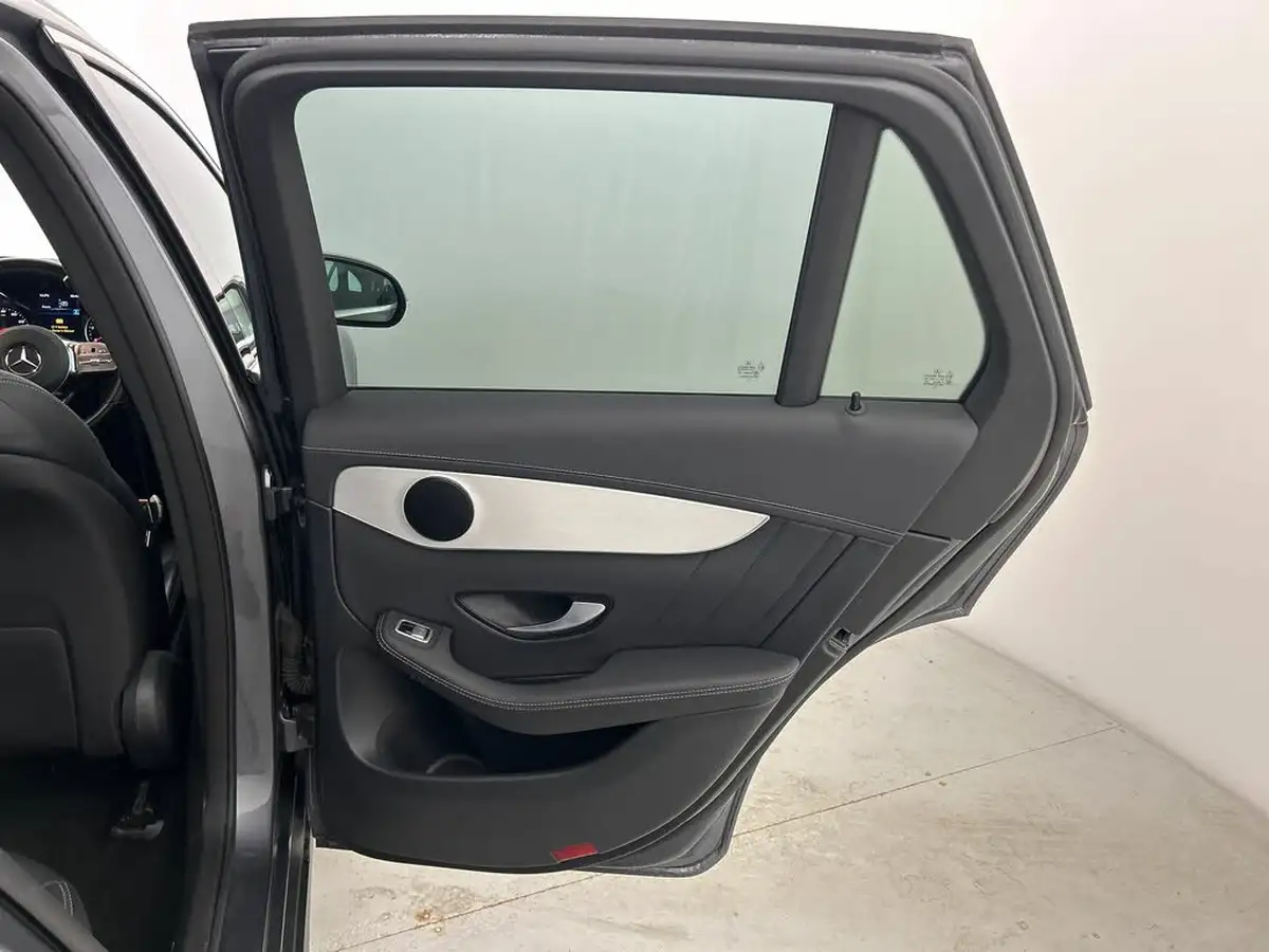2022-mercedes-benz-glc-class-20d-glc220d-amg-line-195ps-station-wagon-5d-1950cc-4matic-plus-big-28