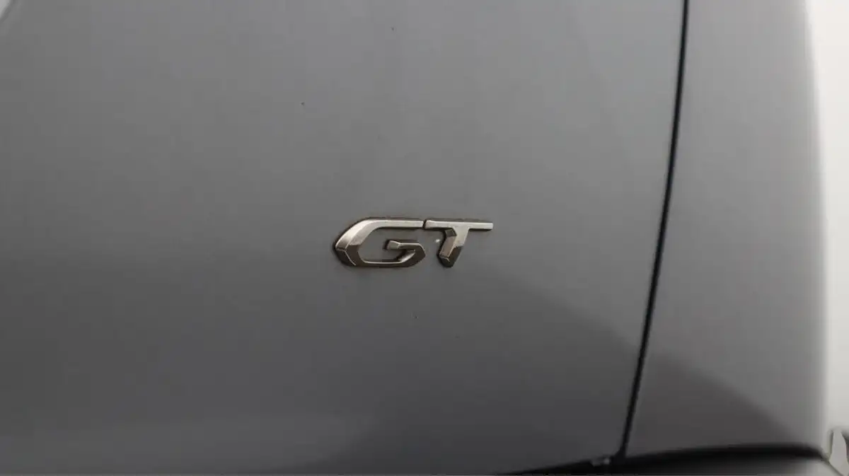 2023-peugeot-2008-suv-e-gt-136bhp-50kwh-station-wagon-big-21