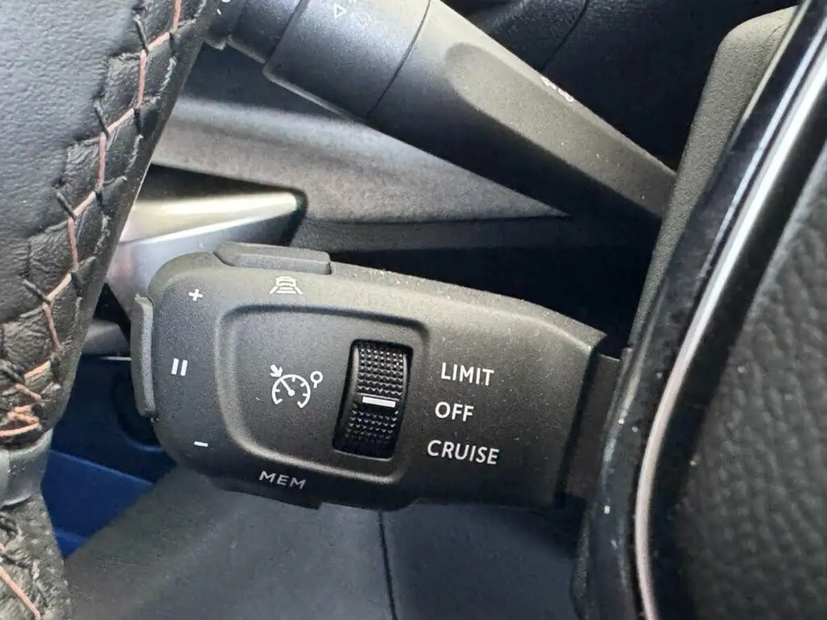 2021-peugeot-3008-suv-12-puretech-gt-big-37