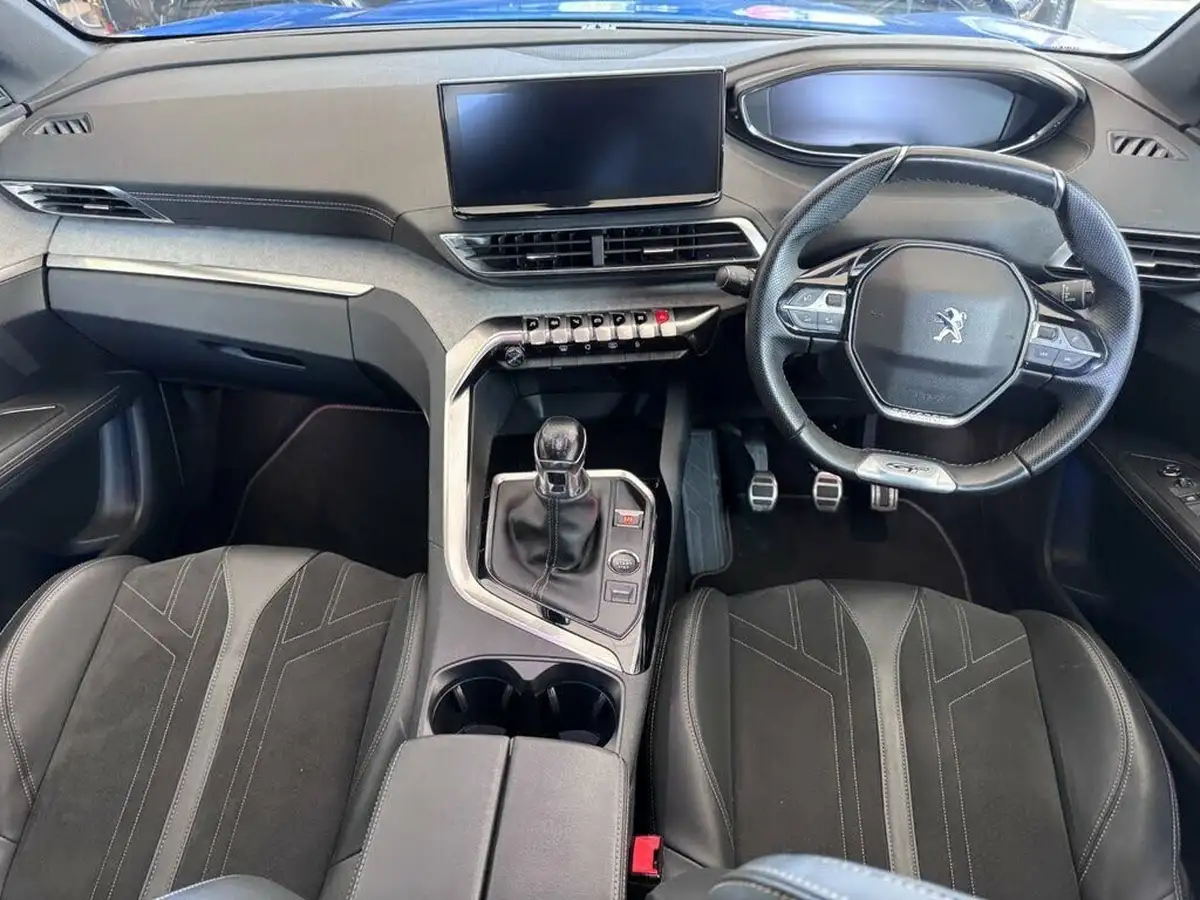 2021-peugeot-3008-suv-12-puretech-gt-big-13
