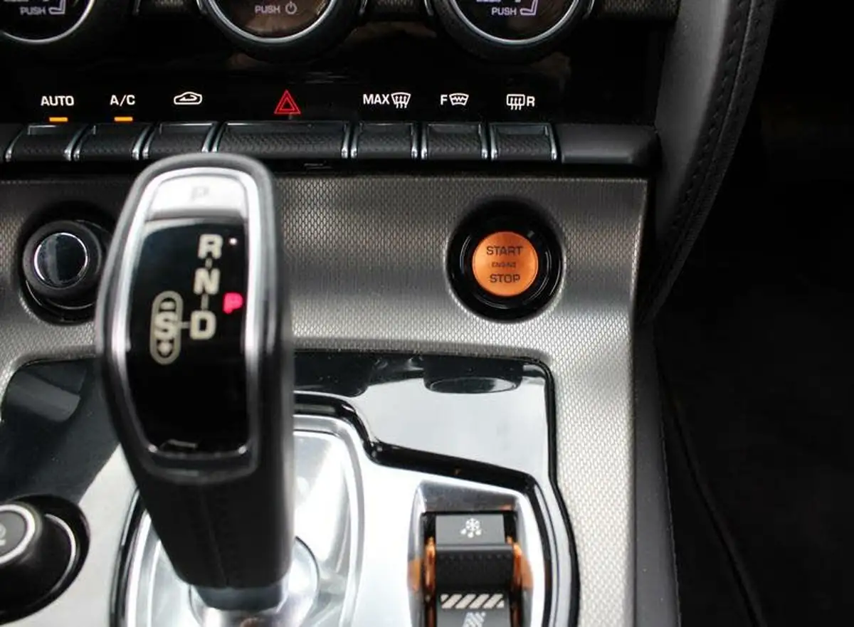 2016-jaguar-f-type-30-v6-sc-s-awd-convertible-auto-big-29