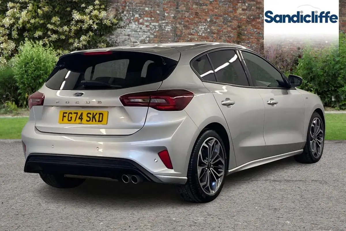 2024-ford-focus-10t-st-line-x-125ps-hatchback-big-3