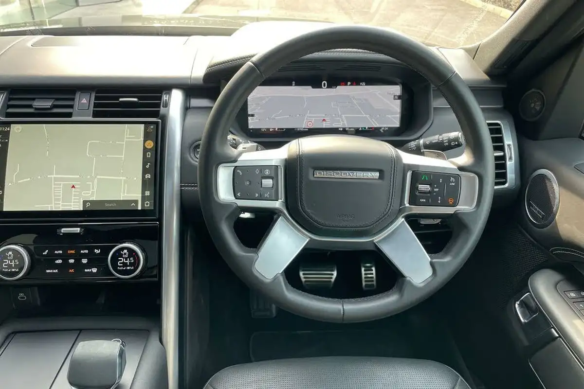 2024-land-rover-discovery-30-d300-metropolitan-edition-big-22