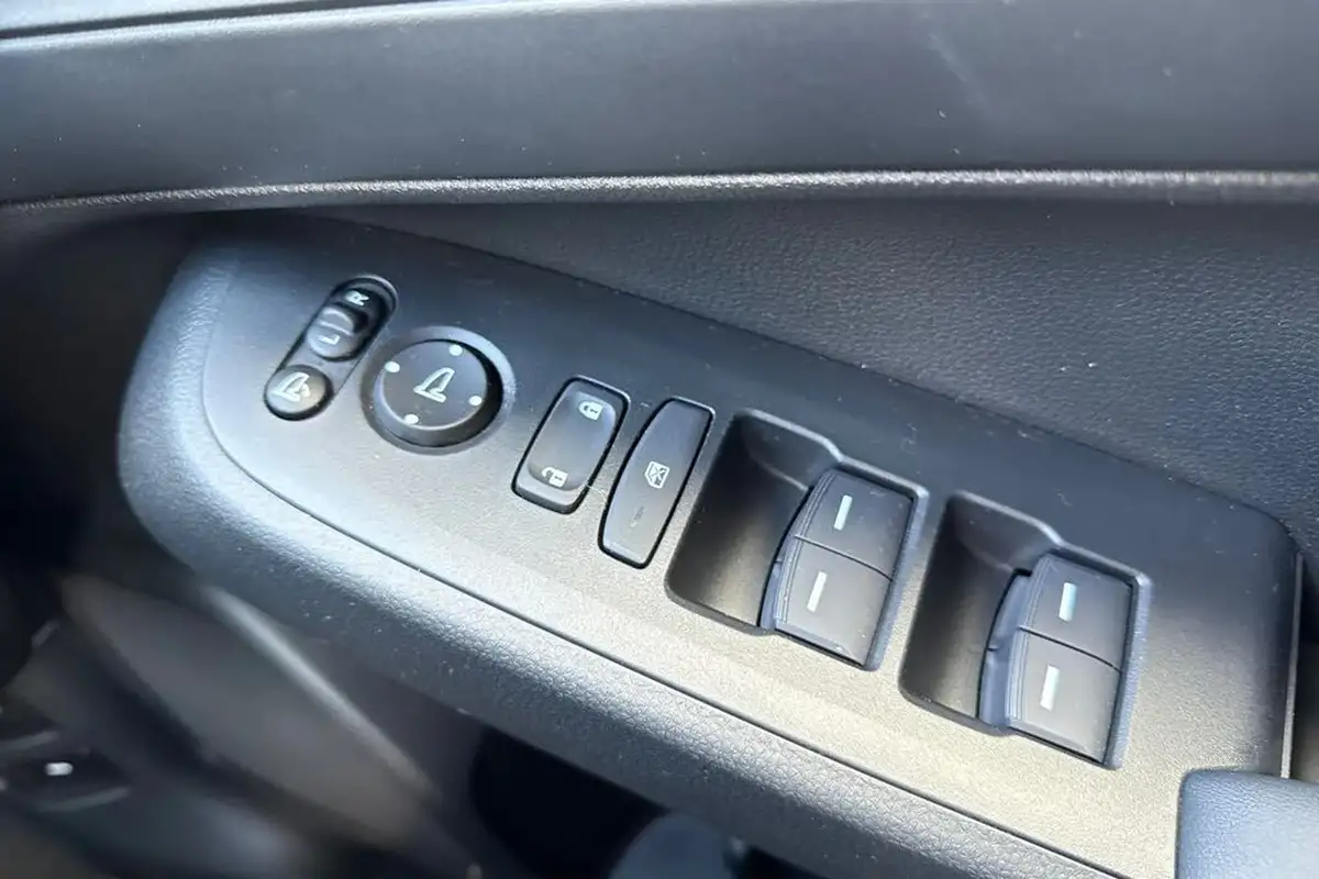 2024-honda-hr-v-15-i-mmd-elegance-big-24