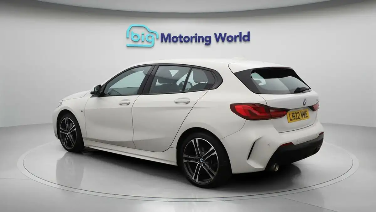 2022-bmw-1-series-15-118i-m-sport-lcp-dct-big-5