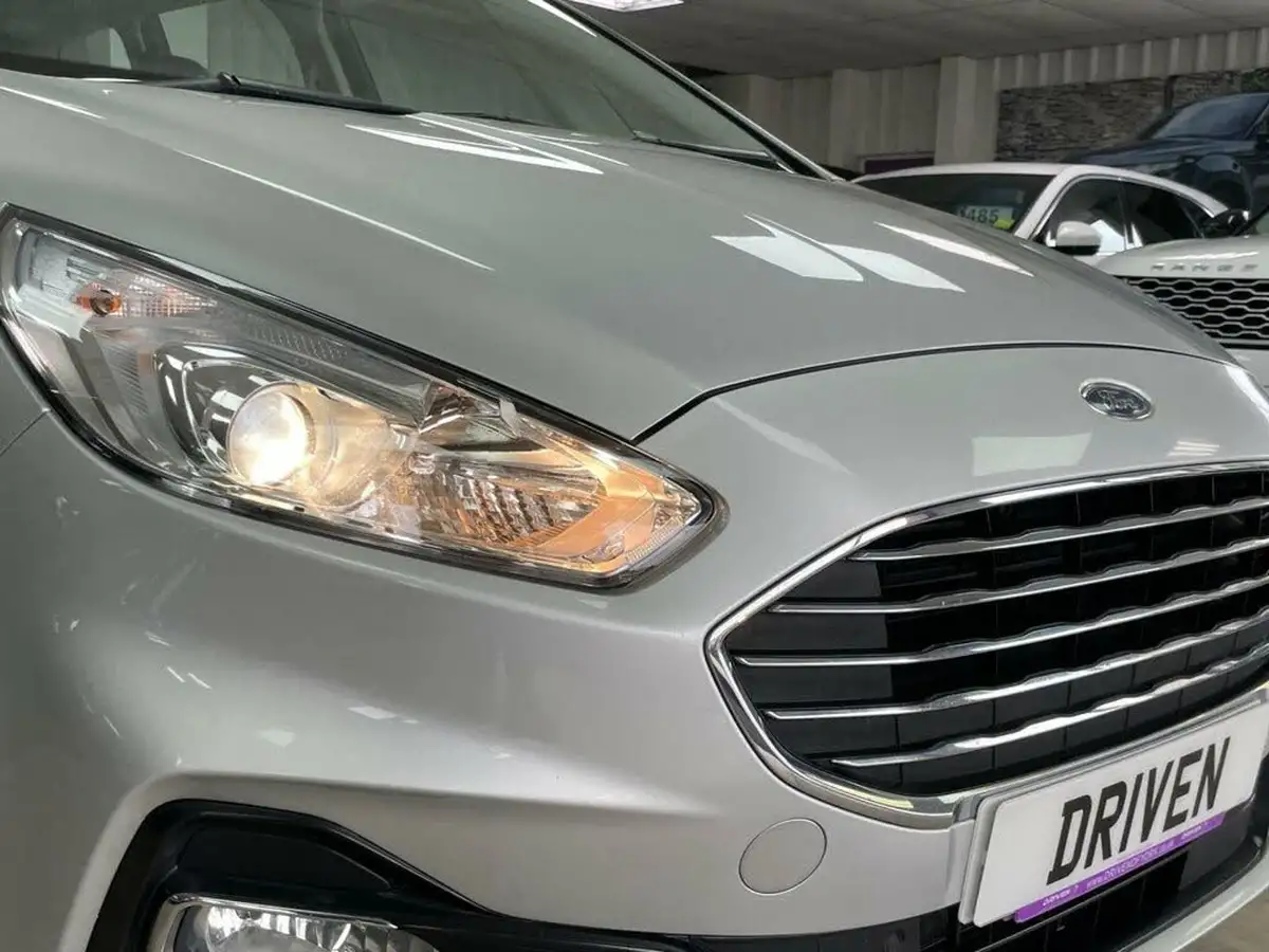 2021-ford-galaxy-20-zetec-big-3