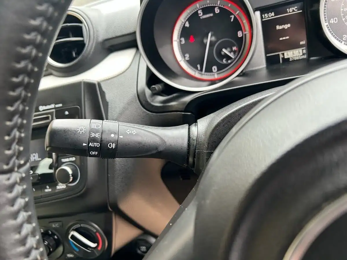 2022-suzuki-swift-12-dualjet-sz-l-big-17