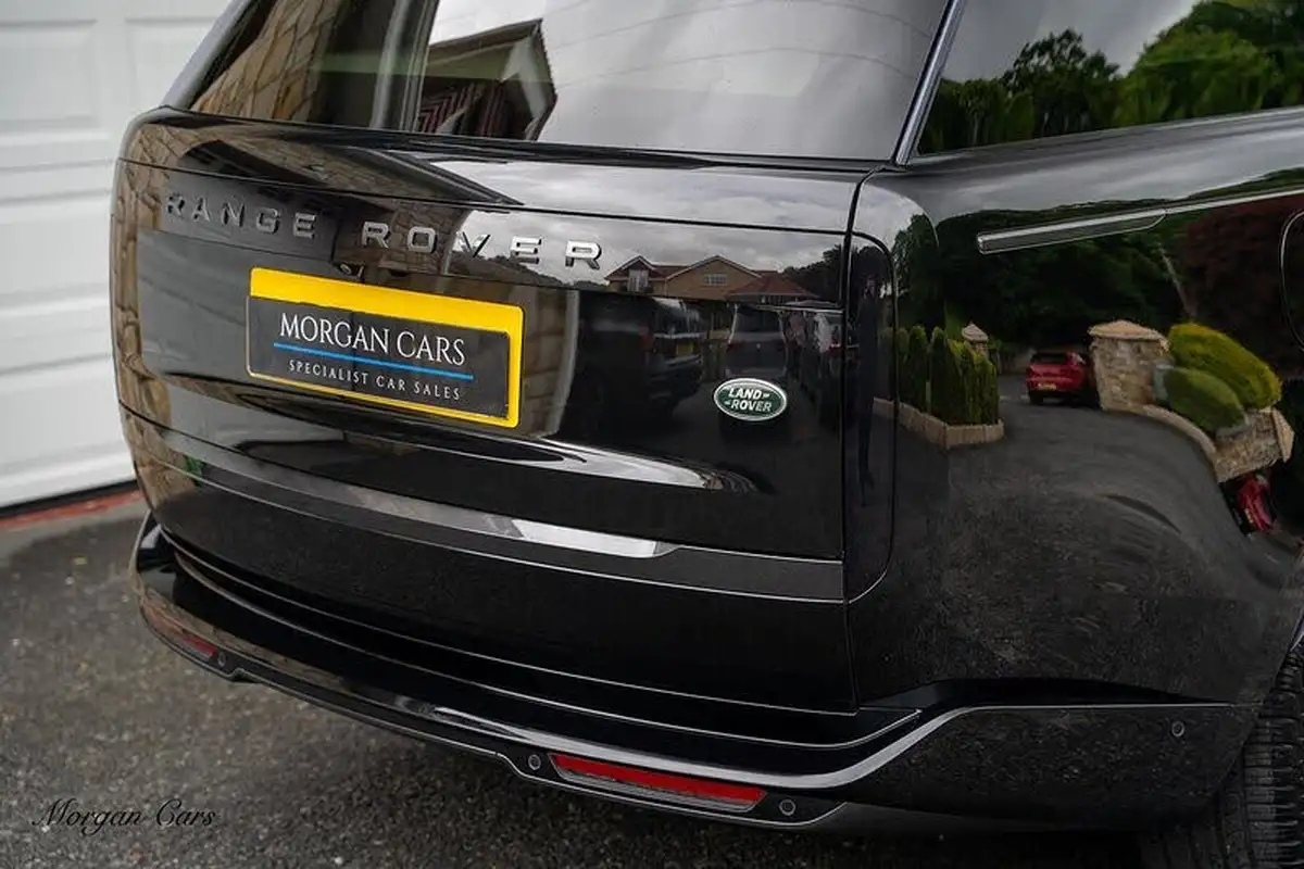 2022-land-rover-range-rover-30-p400-autobiography-big-11