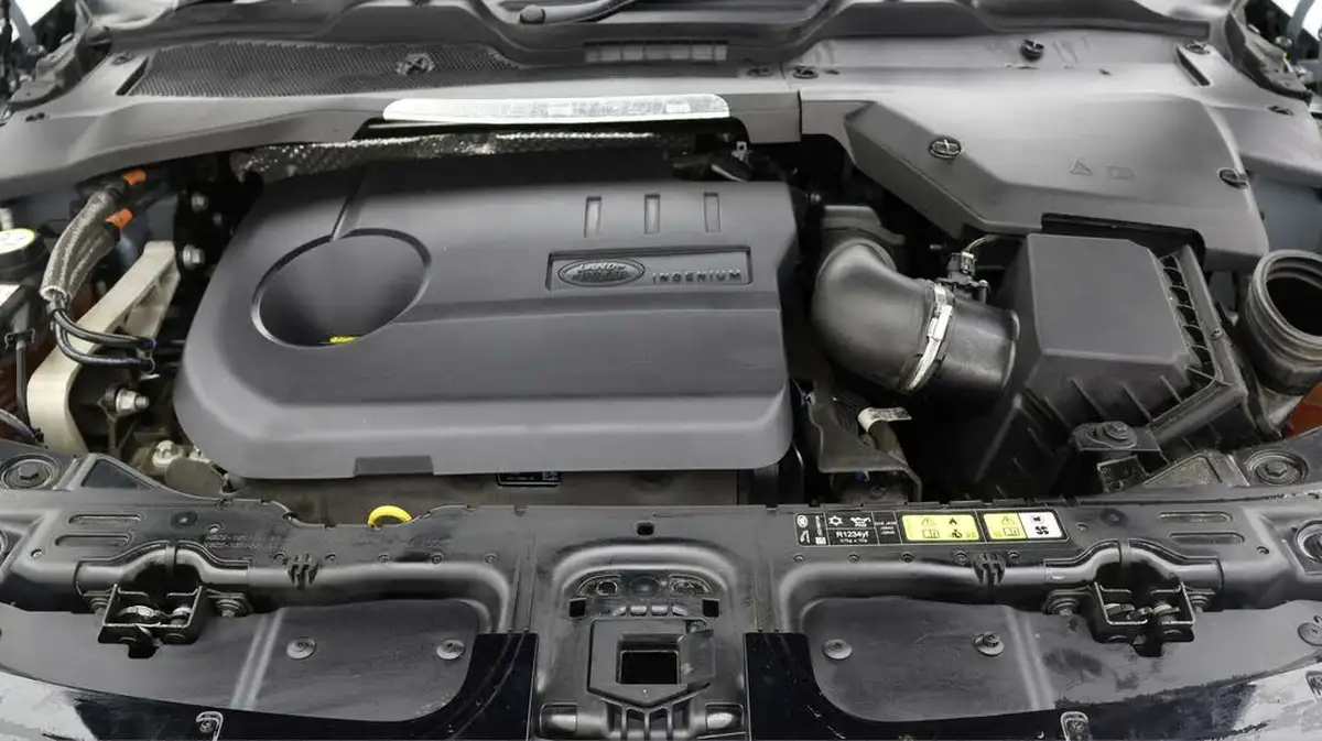 2021-land-rover-range-rover-evoque-15-p300e-se-big-19