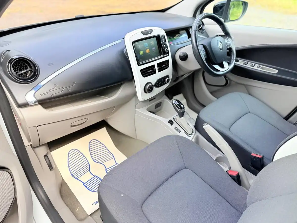 2015-renault-zoe-e-dynamique-intens-big-14