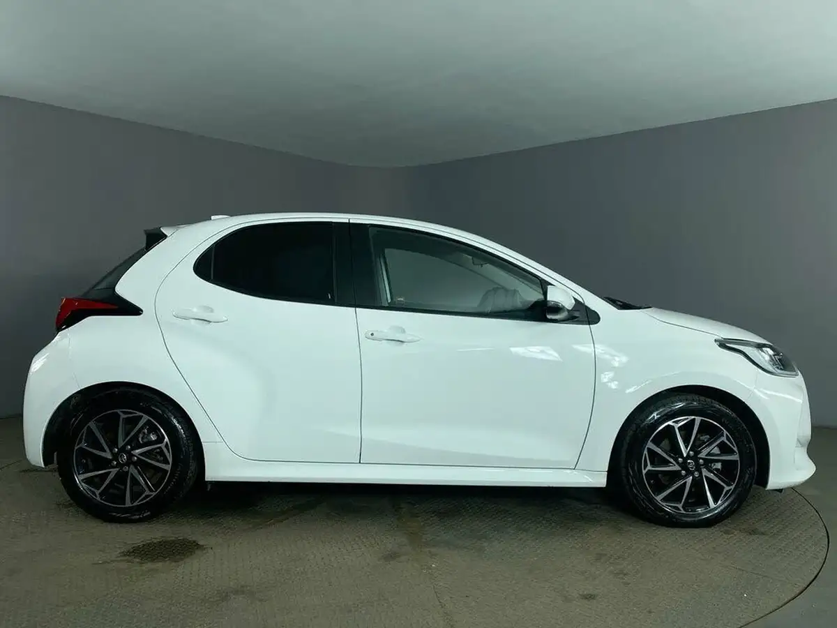 2023-toyota-yaris-15-vvt-i-design-big-8