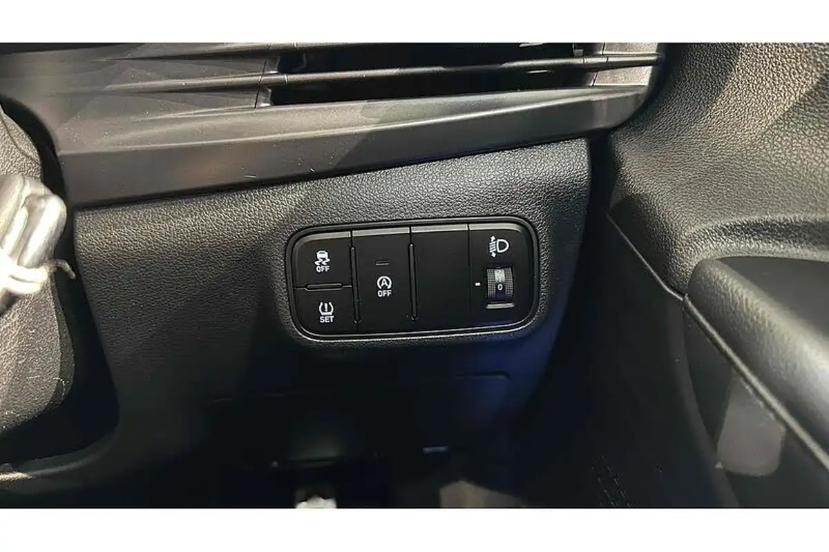 2022-hyundai-bayon-10-t-gdi-se-connect-big-30