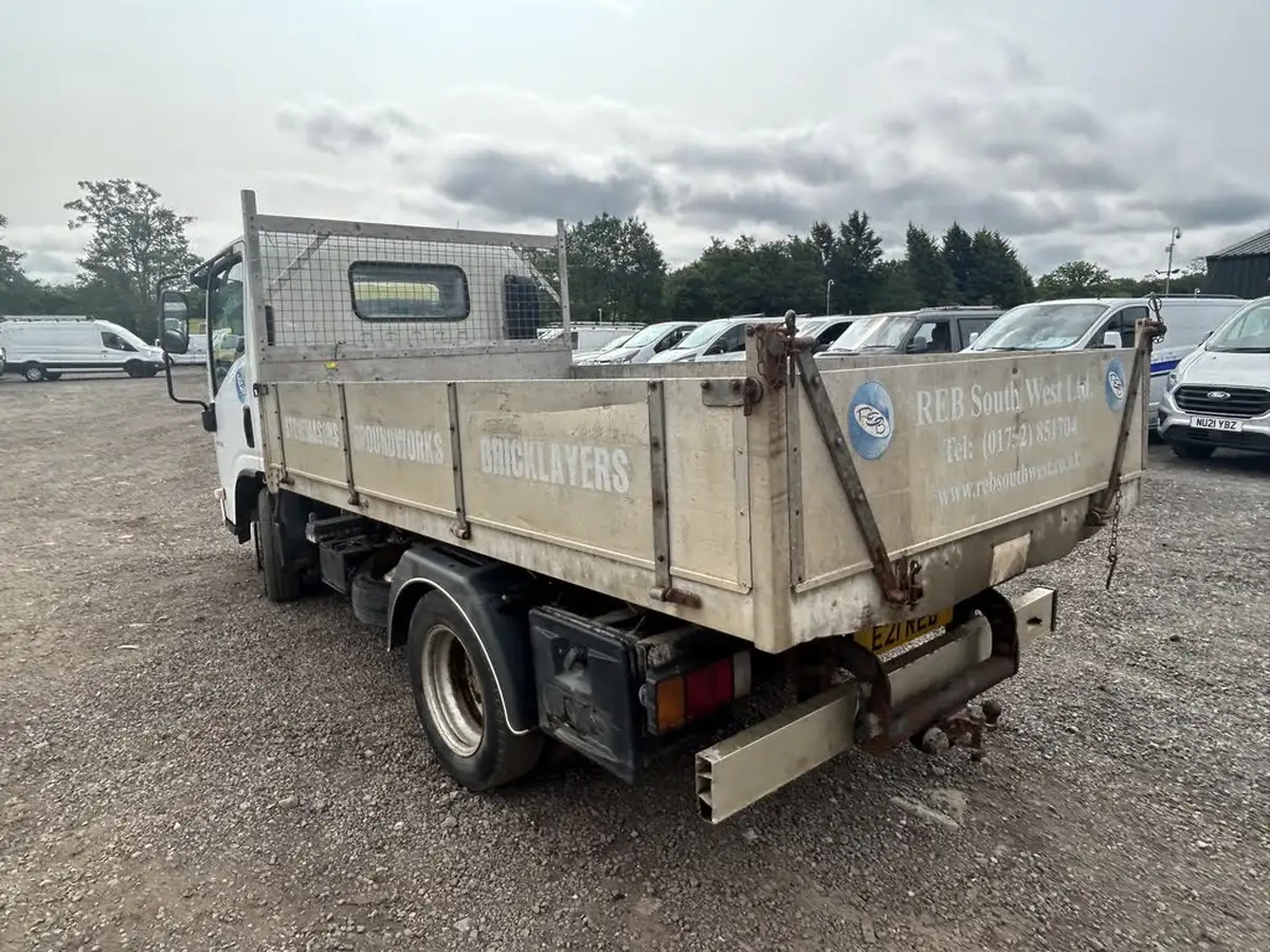 2013-isuzu-truck-n-30td-n35150-t-grafter-dropside-truck-big-16
