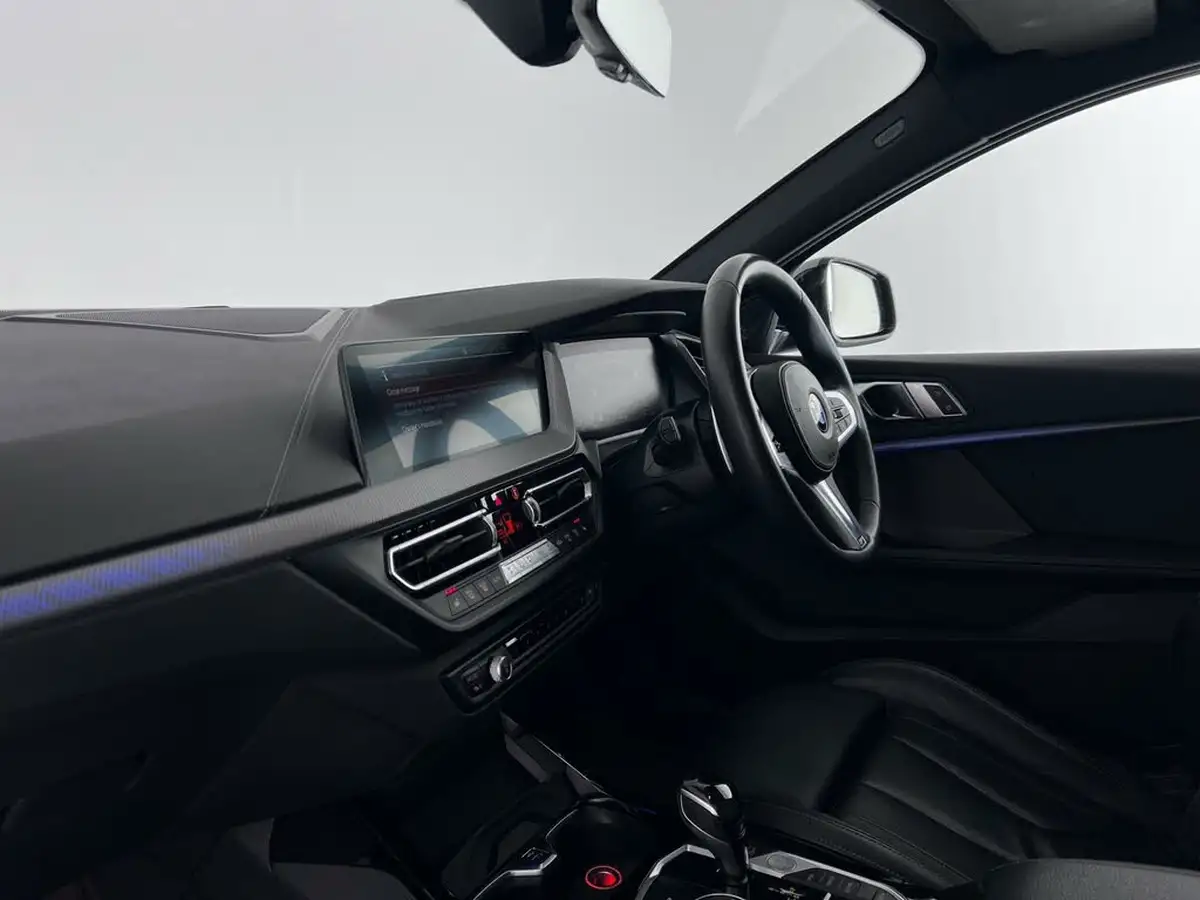2019-bmw-1-series-20-m135i-xdrive-big-17