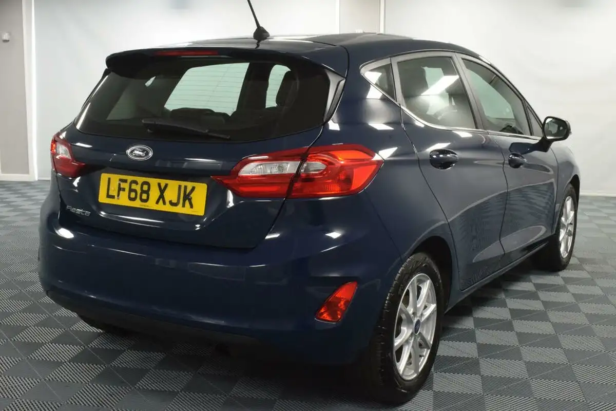 2018-ford-fiesta-15tdci-zetec-5d-big-10