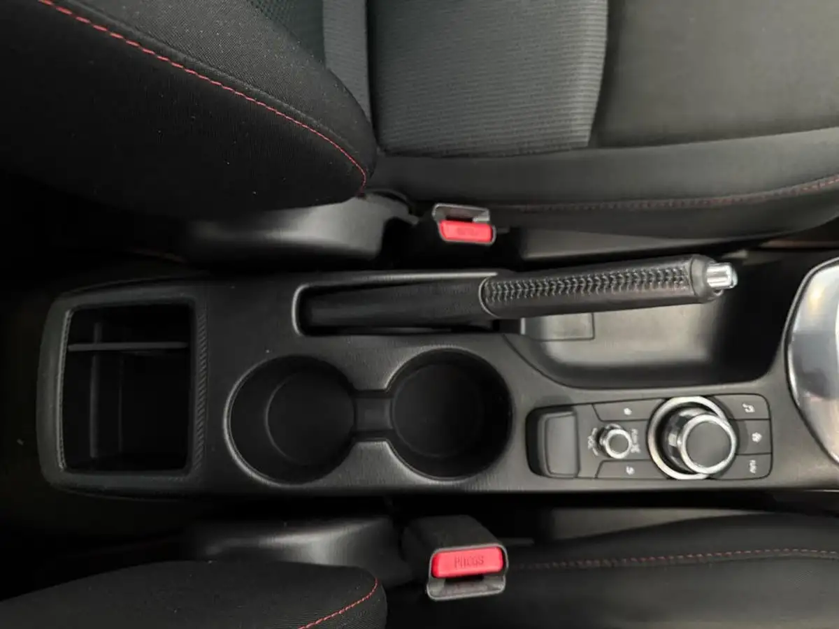 2016-mazda-mazda2-15-sport-nav-90ps-big-28