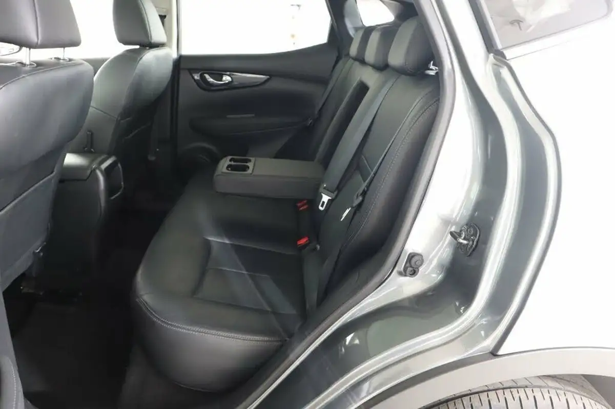 2014-nissan-qashqai-16dci-tekna-4x4-big-19